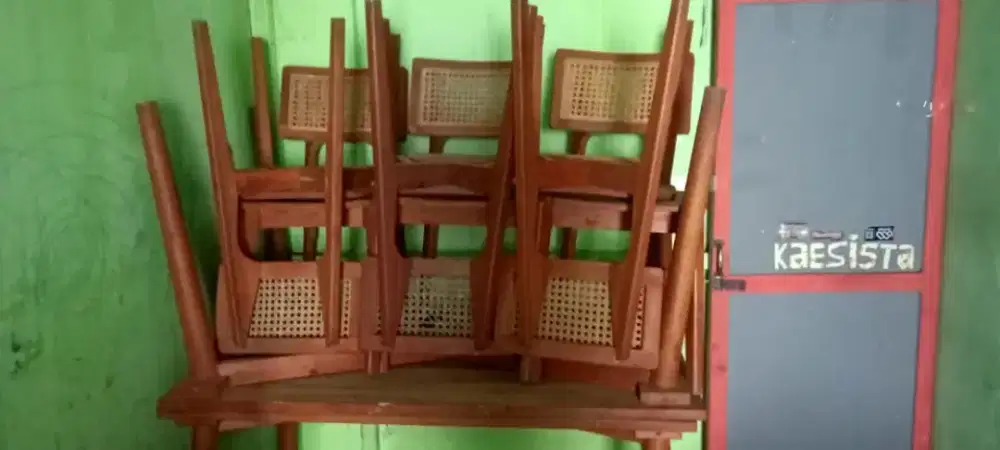 kursi dan meja  ex cafe kayu rotan