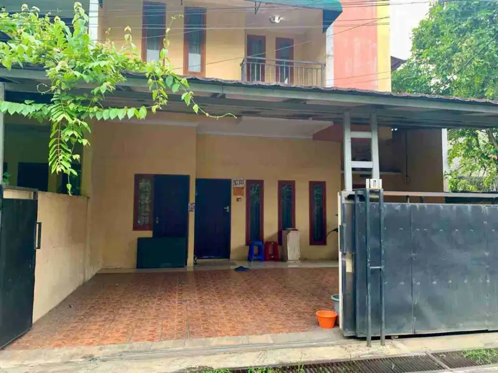 Di jual Rumah di jln Berkah Jagakarsa,Jakarta Selatan 

Luas tanah 134
Luas bangunan 134
Kamar tidur  4+1 Art
Kamar mandi 3+1 Art 
Karpot 1 mobil 
Listrik 4400 
Hadap Timur 
SHM 
Harga 1,9M