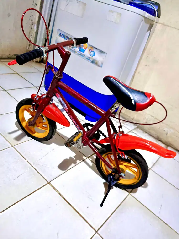 Sepeda bmx anak 12 inch. Bagus