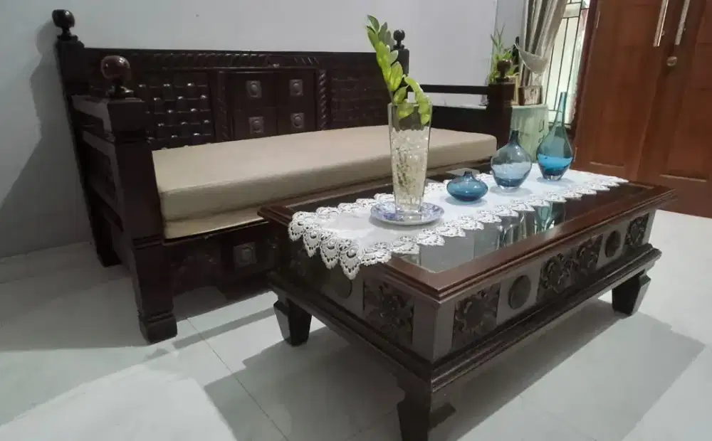 DIJUAL :1 SET KURSI JATI VINTAGE DAN 1 LEMARI JATI VINTAGE