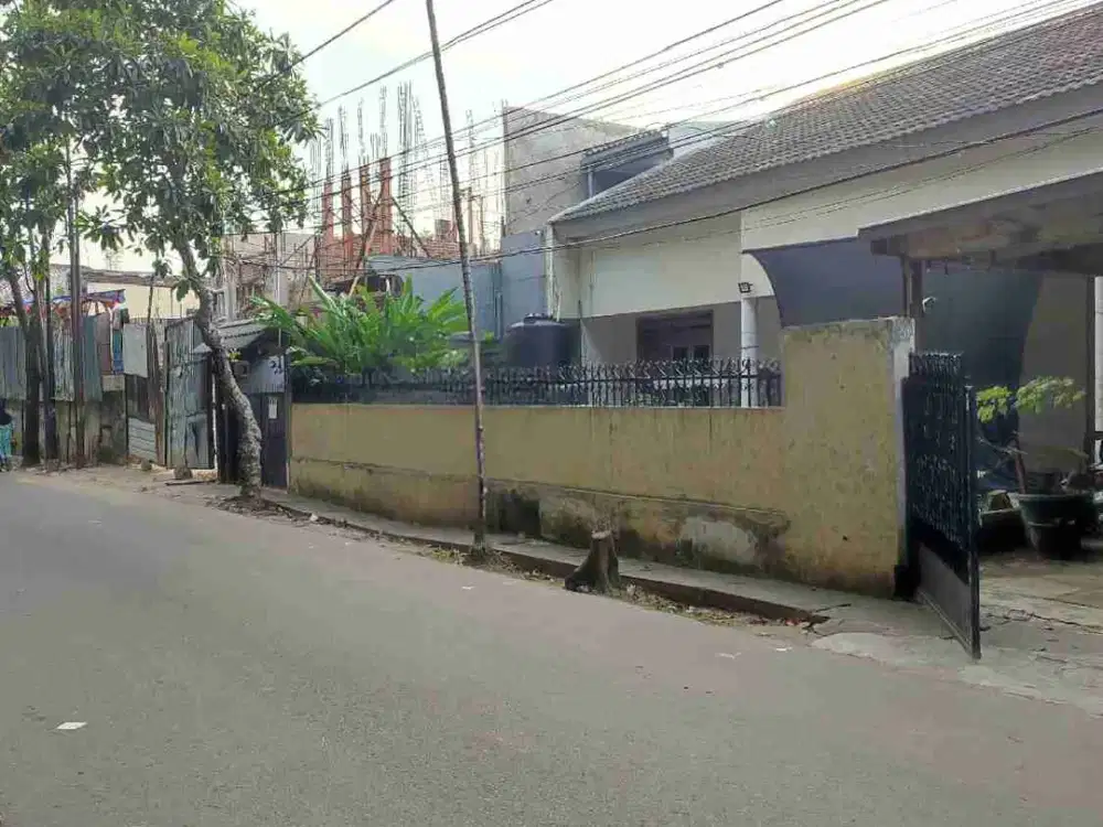 RUMAH DIBAWAH NJOP TERMURAH 1KM DARI SENOPATI SCBD BUTUH UANG HARUS SEGERA TERJUAL
