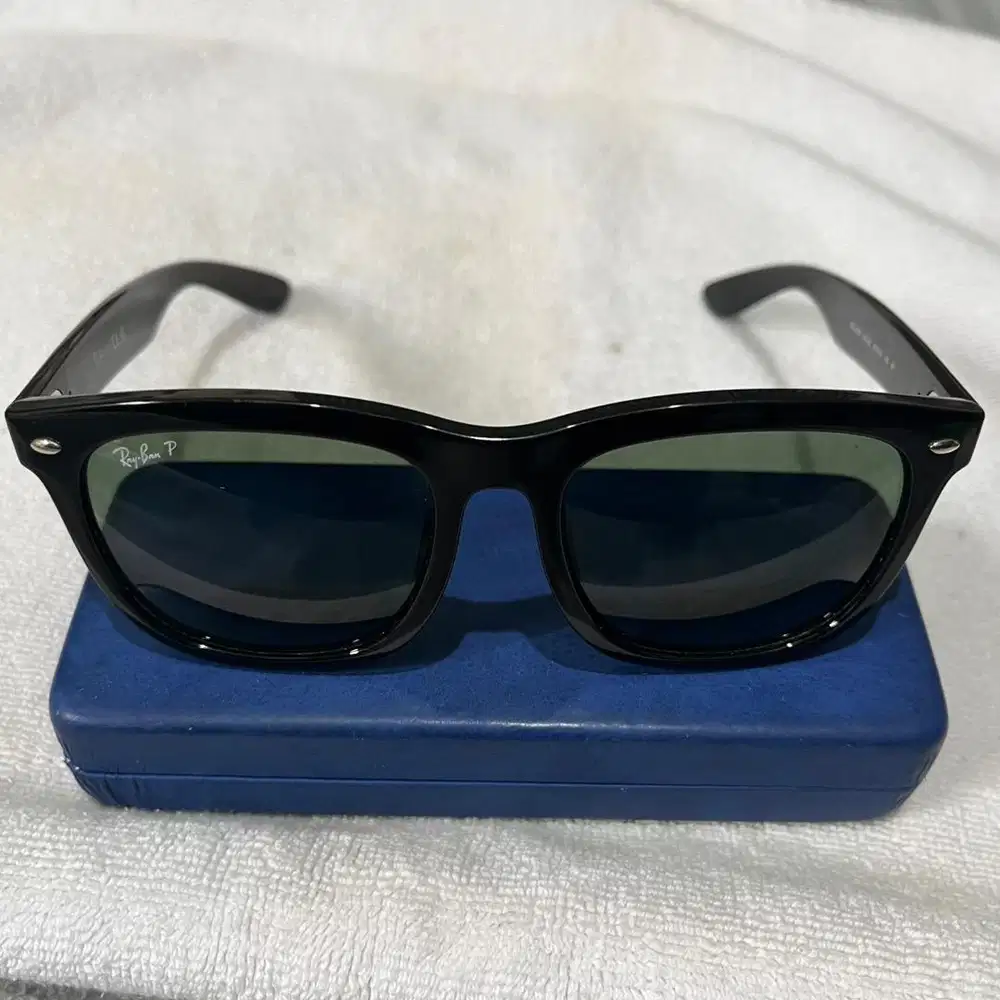 RAY-BAN Polarized RB4260D 601/9A Authentic