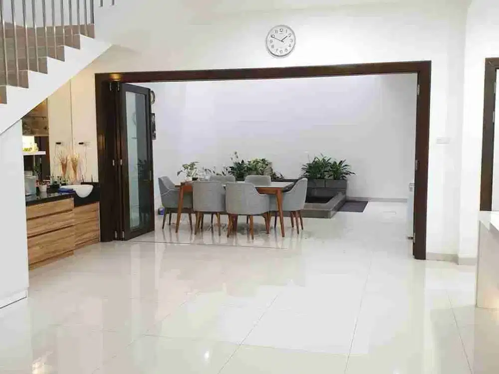 JUAL RUMAH TERAWAT SIAP HUNI DI KEMBAR MAS