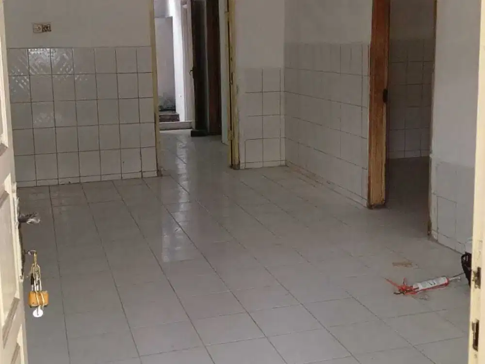 DiJual Cepat Rumah  di Jln Utama Cengkareng Jakarta Barat strategis