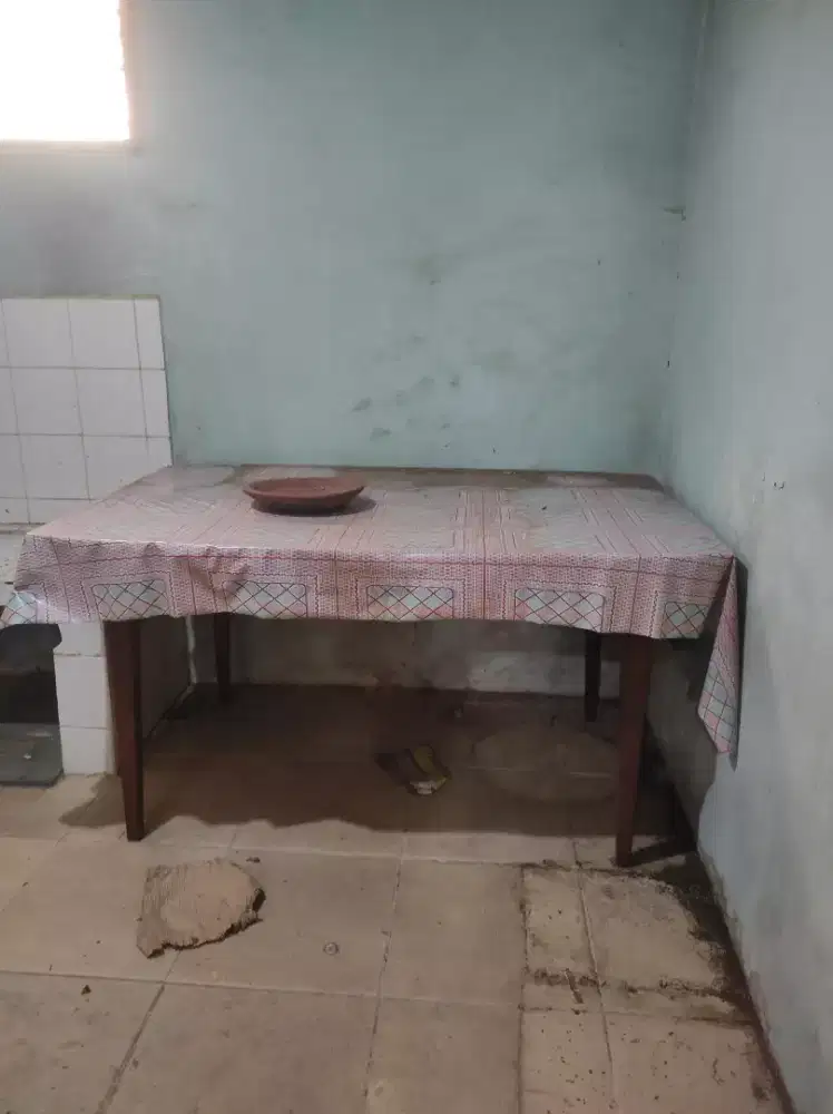 Meja Jati di ruang makan