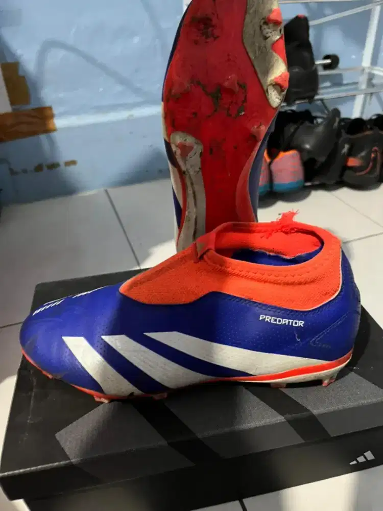 Sepatu Bola Adidas Predator