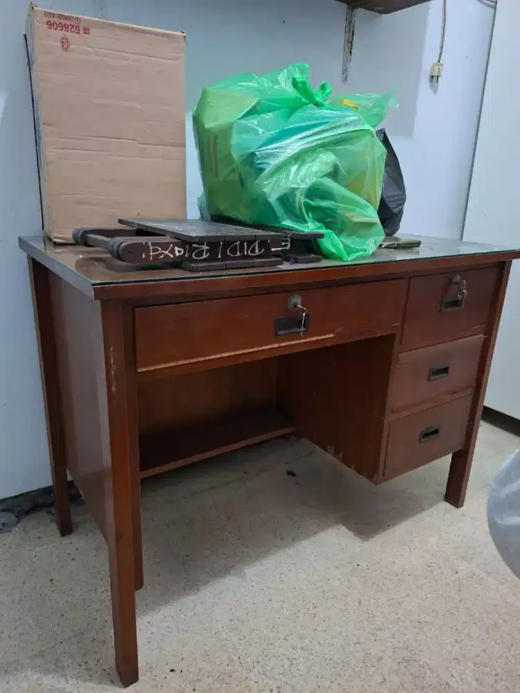 Meja Kayu Jati untuk Meja Belajar atau Ruang Tamu