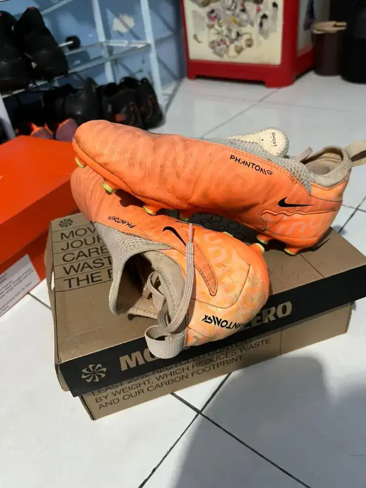 Sepatu Bola Nike Phantom GX Academy FG