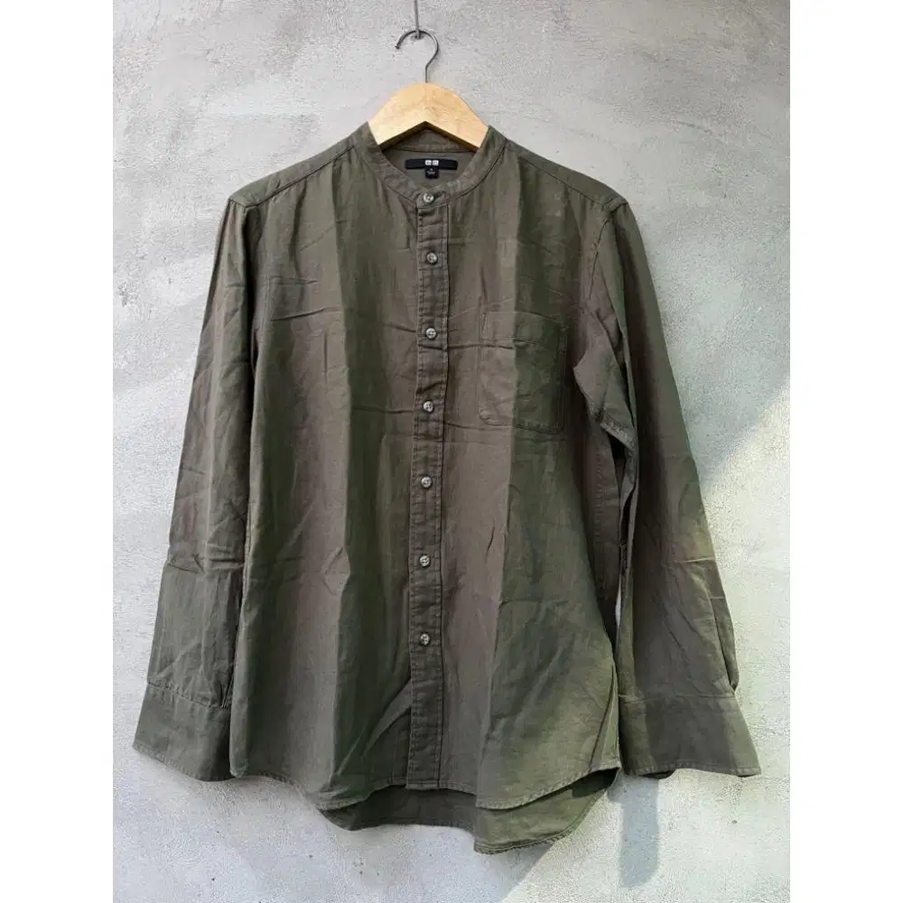 Preloved UNIQLO Kemeja Shanghai