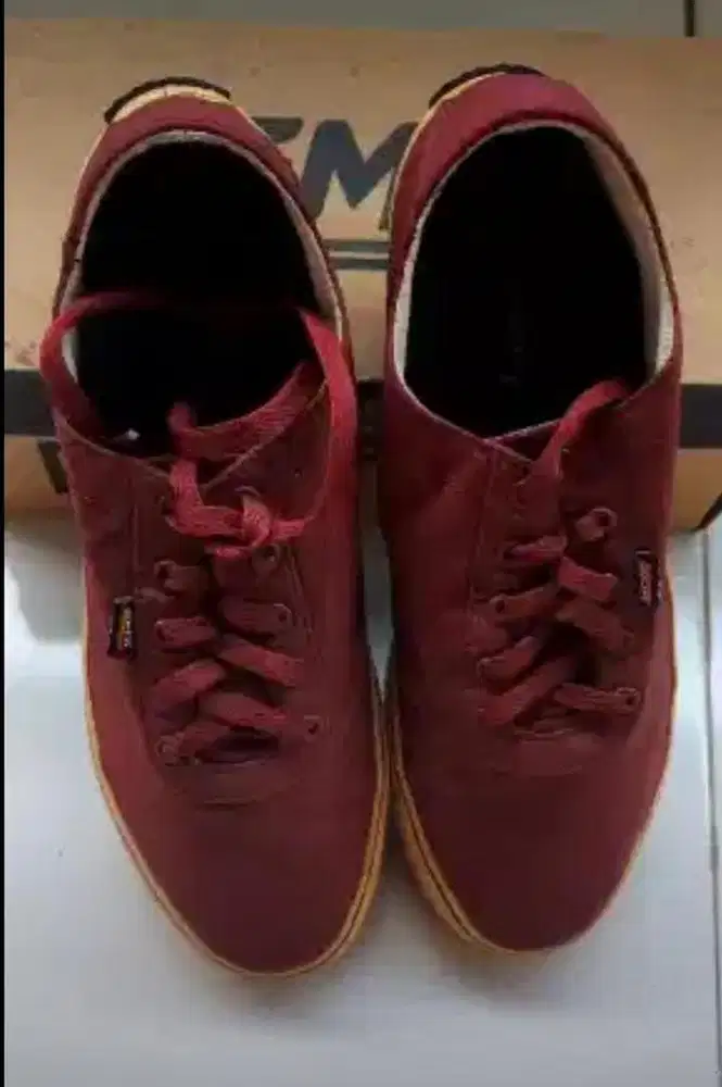 SEPATU GEOFF MAX