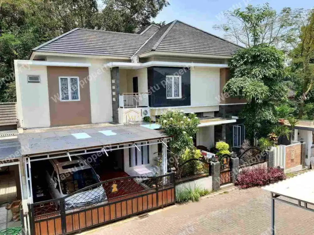 DIJUAL CEPAT RUMAH MEWAH DEKAT STADION MAGUWO