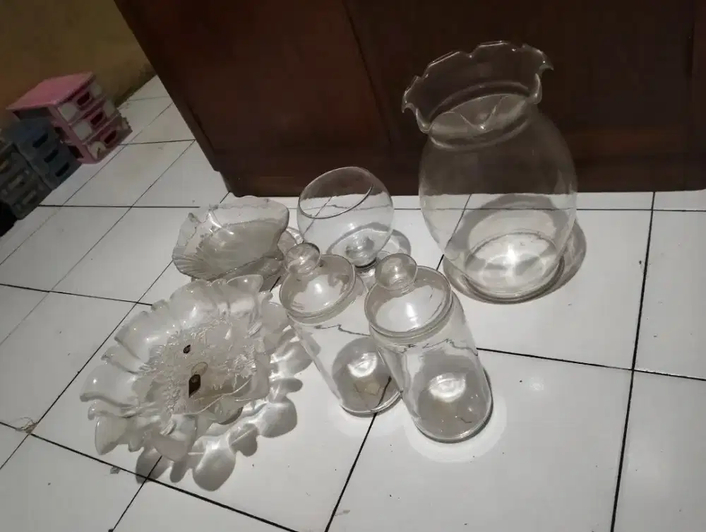 JUAL BELI BARANG BEKAS ANTIK CANTIK