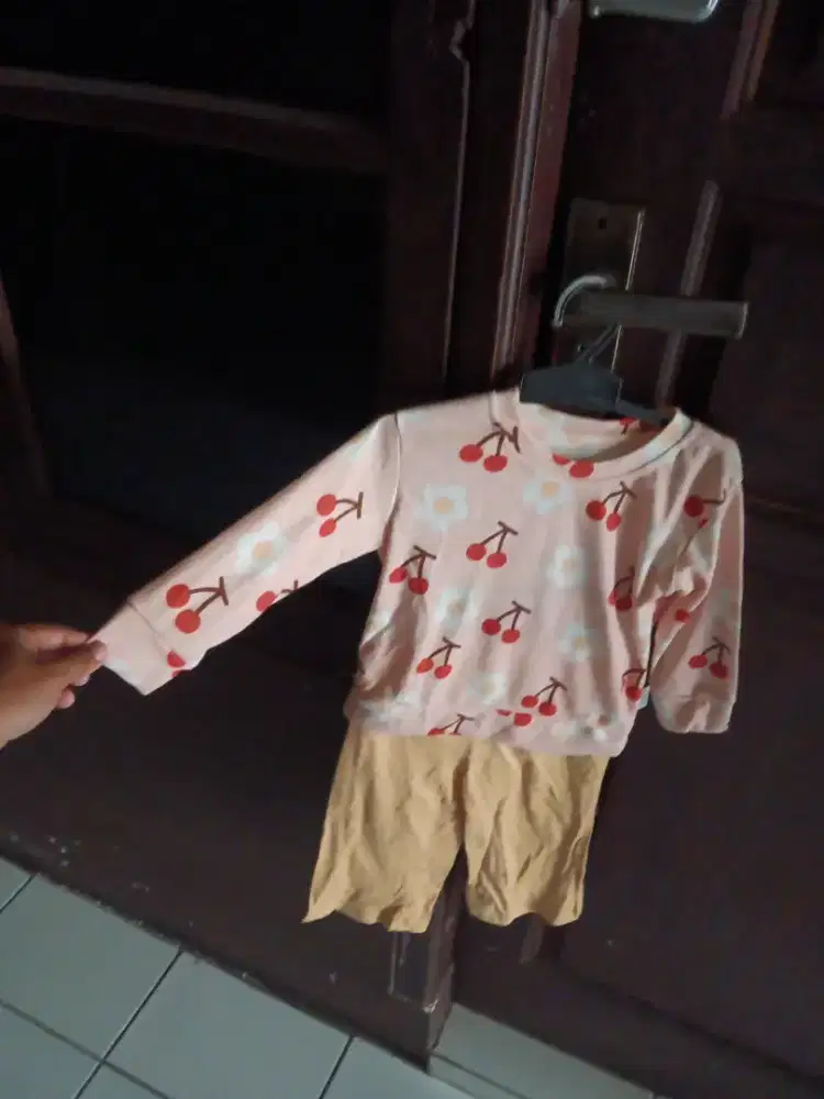 Jual Baju anak perempuan merek MOOI one set atasan & celana,katun 100%