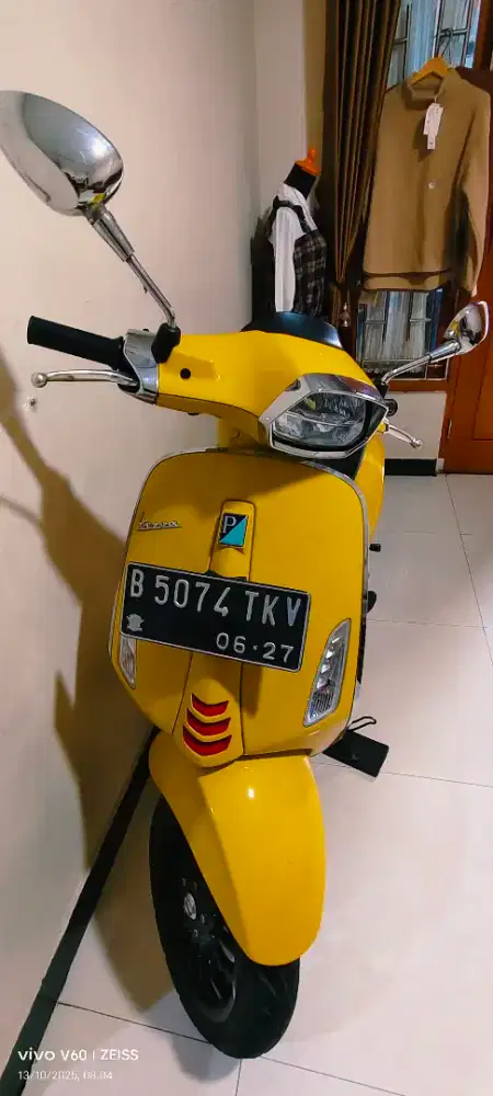 Vespa Sprint S 150 ( Kuning )