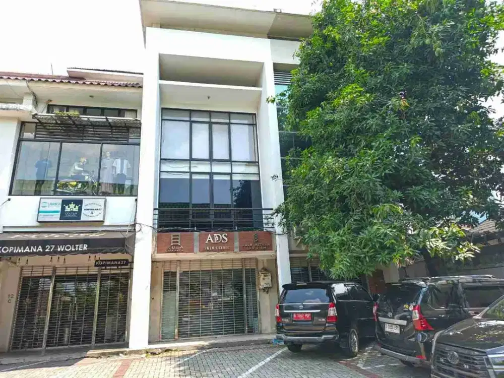 Ruko Komersil di Jl Wolter Monginsidi Melawai Jakarta Selatan