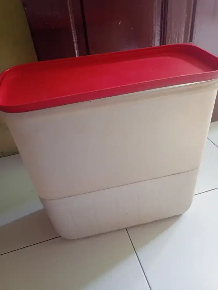 Tempat penyimpanan beras isi 10 liter