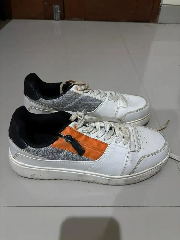 Dijual sepatu zara men