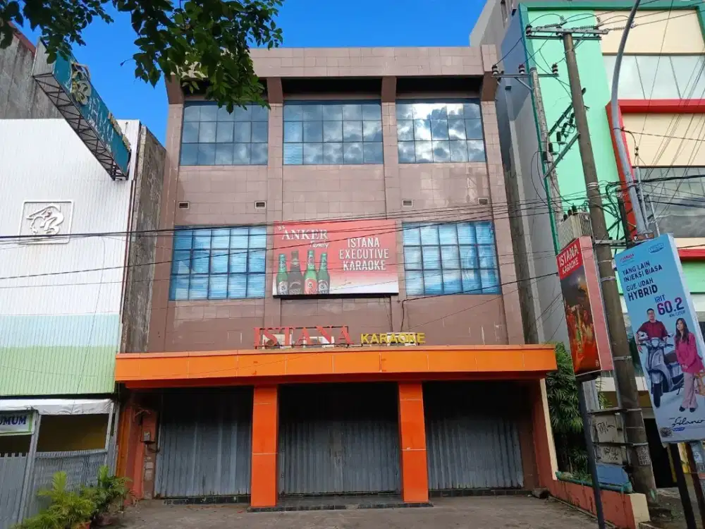 Dijual/ Disewakan Ruko 3 lantai di Jalan Gunung Latimojong
