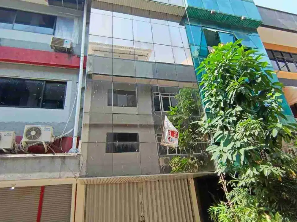 Ruko Komersil di Jl Panglima Polim Pulo Kby Baru Jakarta Selatan