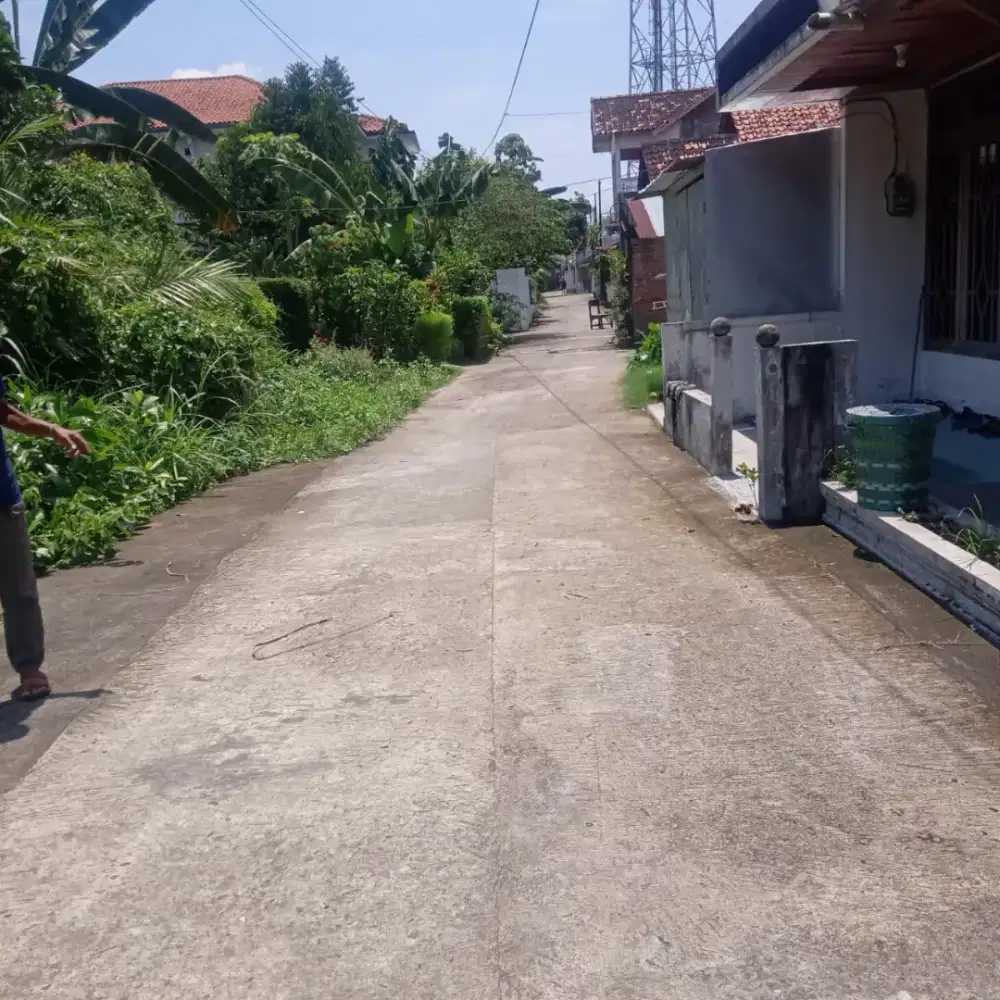 Tanah bawah pasaran dekat Kampus UAD