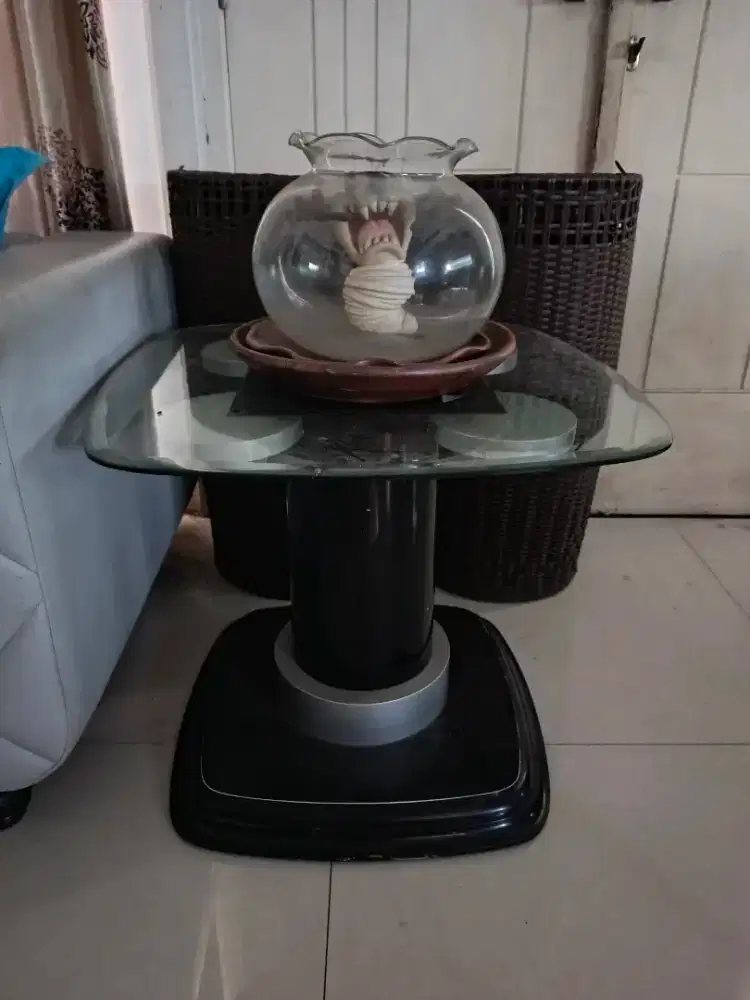 Meja Pojok, Meja Kopi, Meja Kaca