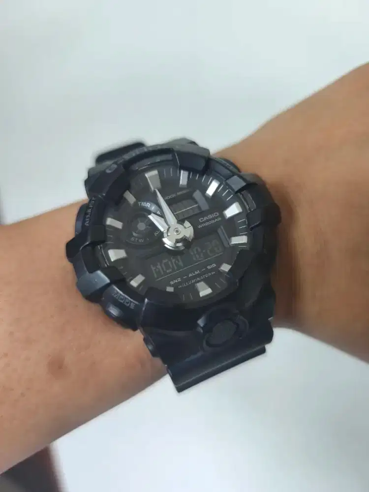 Jual jam CASIO G-Shock GA-700 bekas seken normal siap pakai murah..