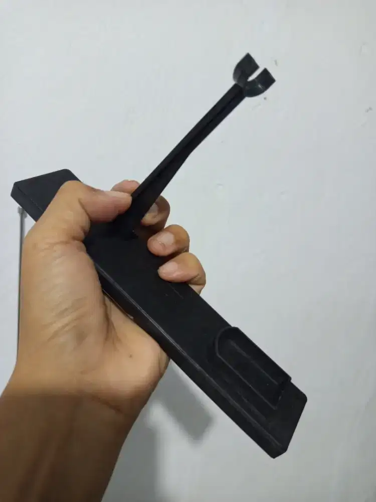 Standing Dudukan pajangan pistul hendgan airsof gbb korek