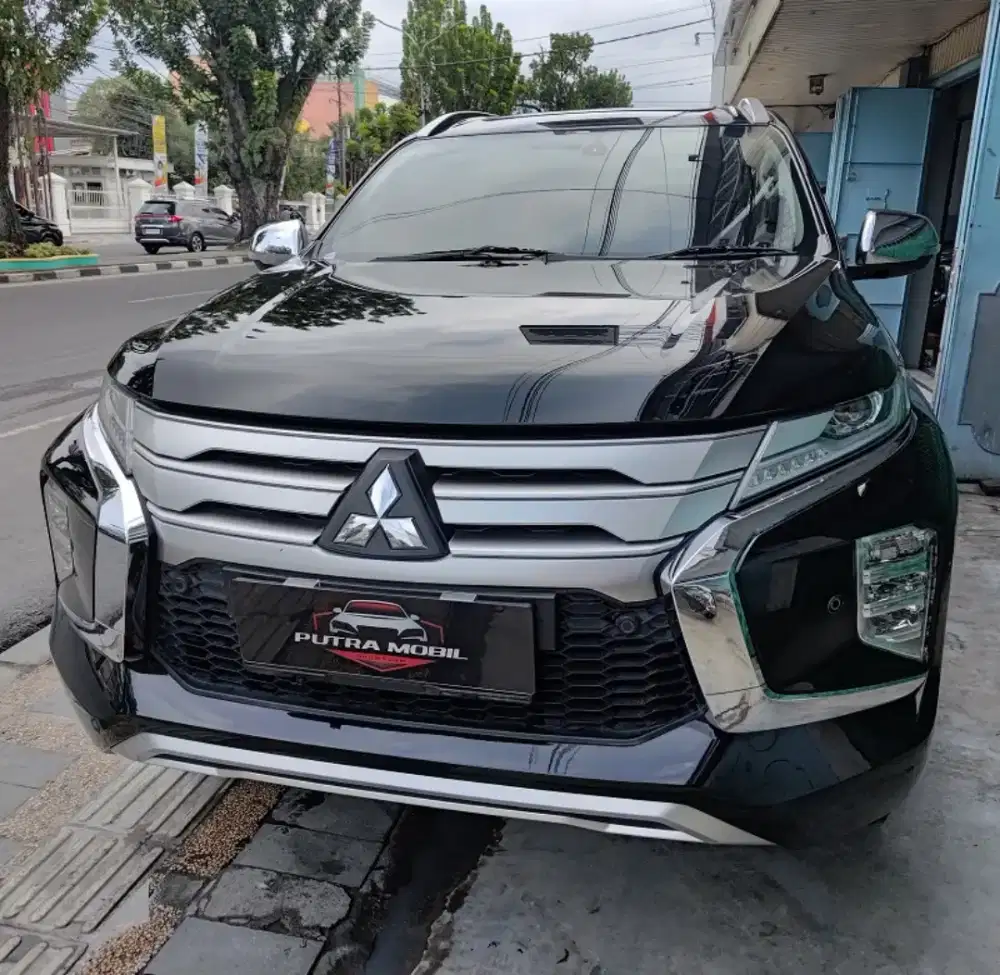 Mitsubishi Pajero Sport 2.4 Diesel Dakar AT 2023 Hitam