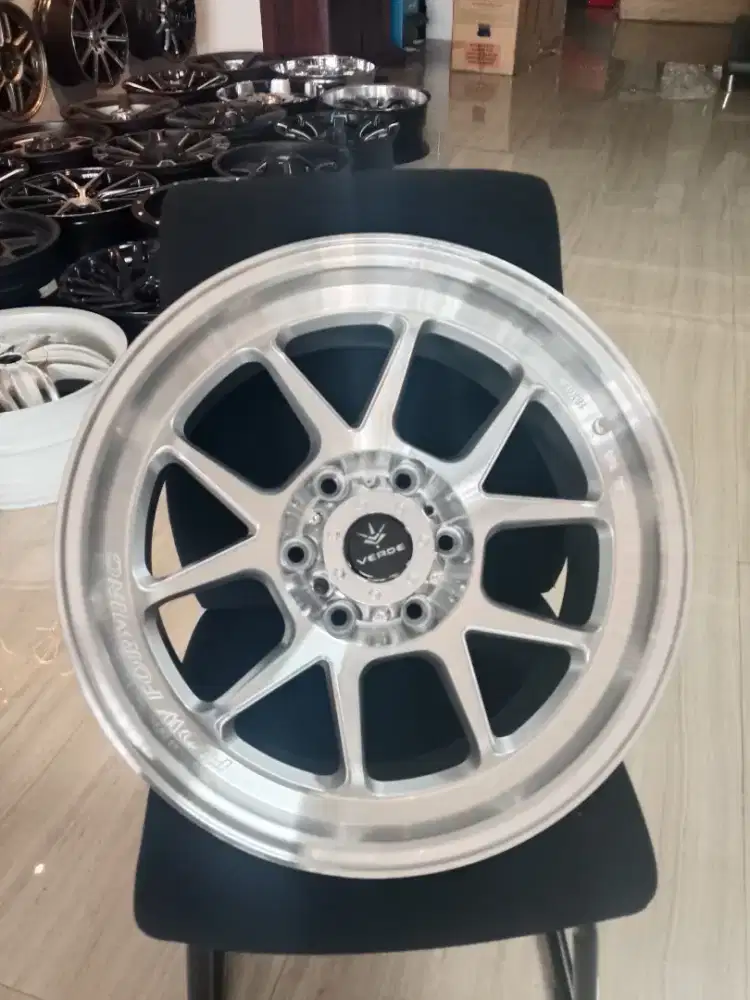 Velg venom 6 ring 18x9 pcd 6x139,7 ofsset 0