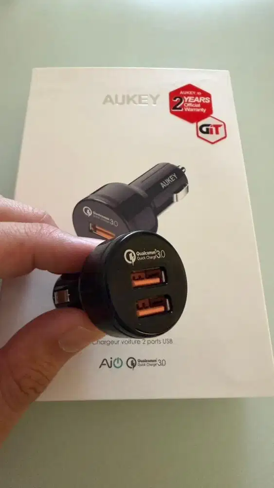 Aukey Fast Car Charger Mobil Dual USB Quick Charge 3.0 CC-T8
