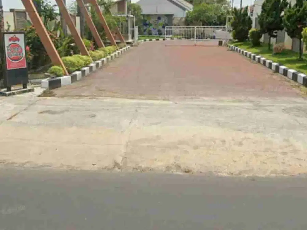 Di sewakan bersih hunian nyaman bisa 2 mobil