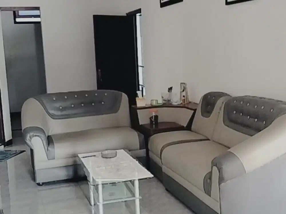 Rumah luas dipedesaa  samping mushola