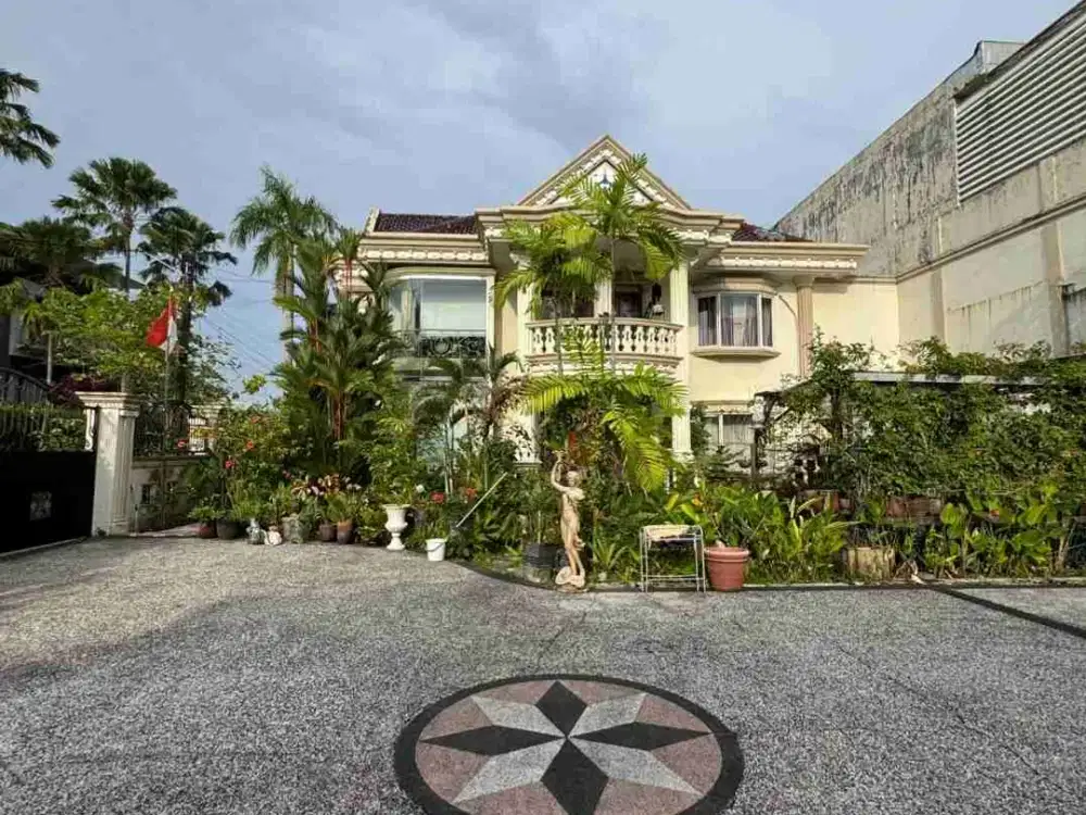 rumah cantik dan mewah di tengah kota balikpapan