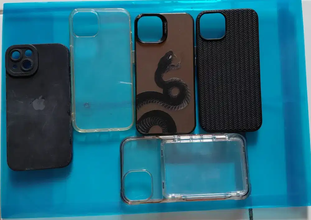 Casing Iphone 13. Kondisi masih Bagus.