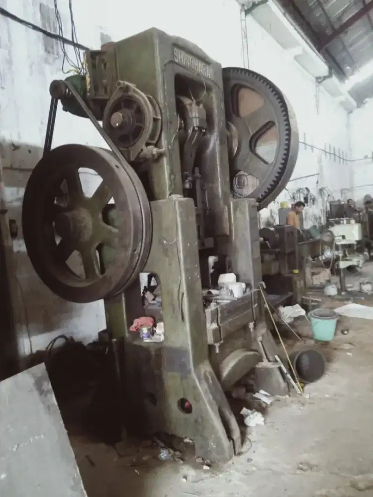 Mesin Pond Power Press 70 Ton Merk Shinohara Made In Japan Bekas