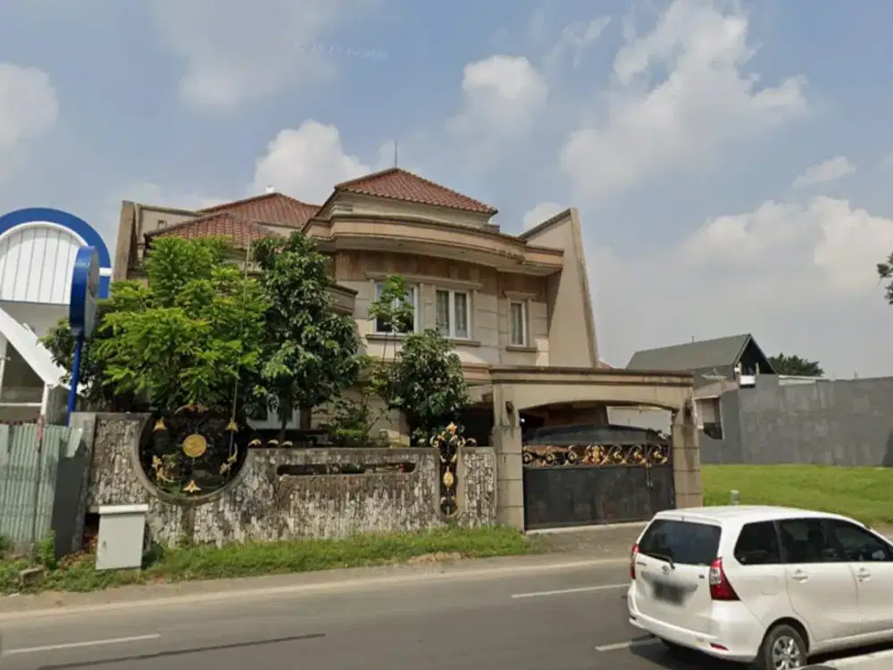 Rumah 2 Lantai Bagus Semi Furnish di Citraland Villa Taman Telaga