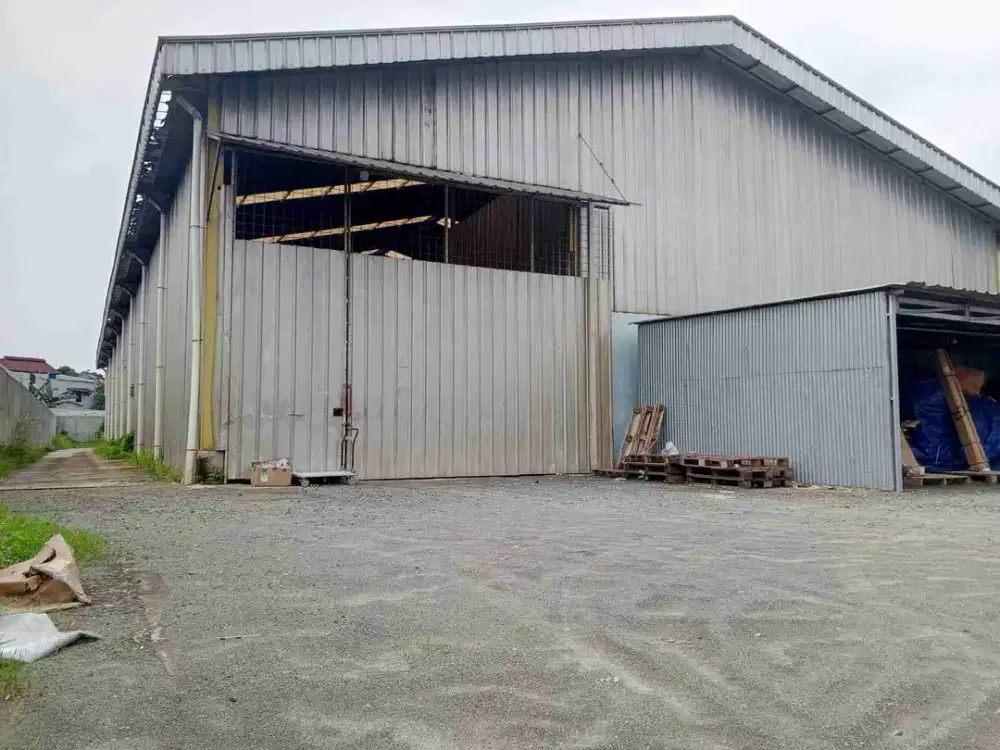 Gudang luas 1600 meter dekat pintu Tol
