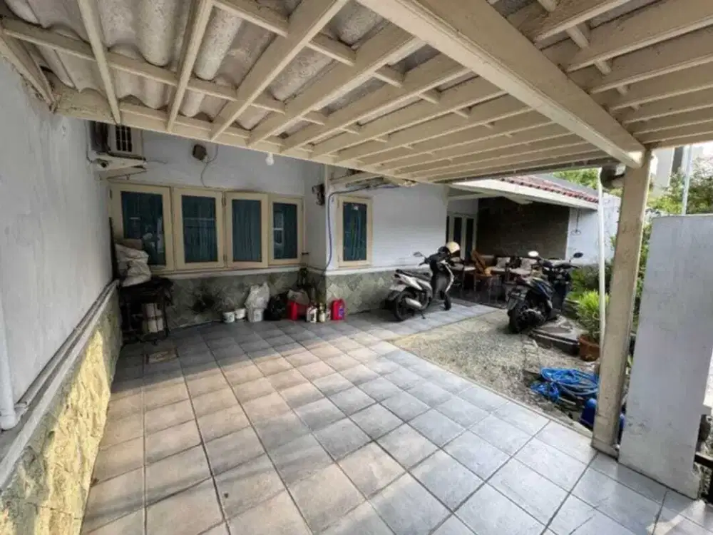 Rumah Manyar Siap Huni  162 m2 Harga 2,2 M