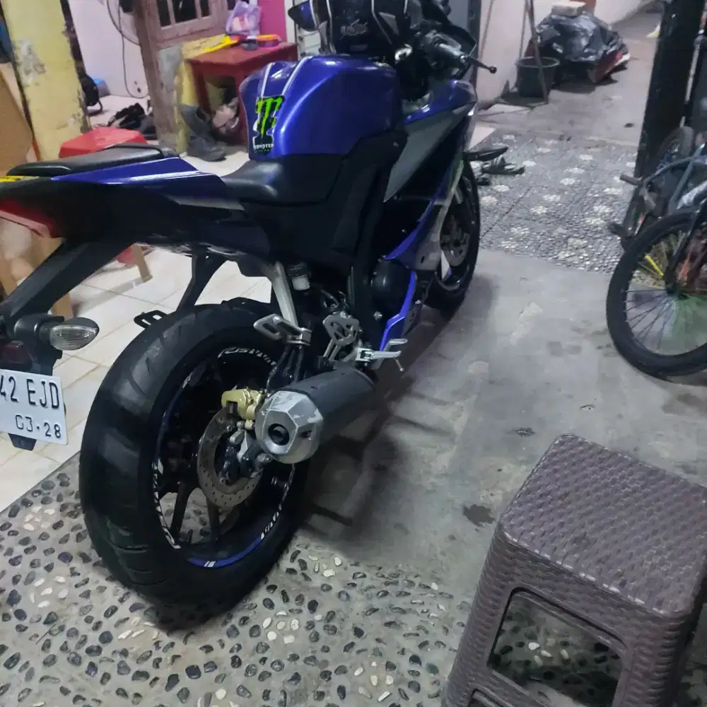 Yamaha R 15 th 2018 ( Movie star edition )