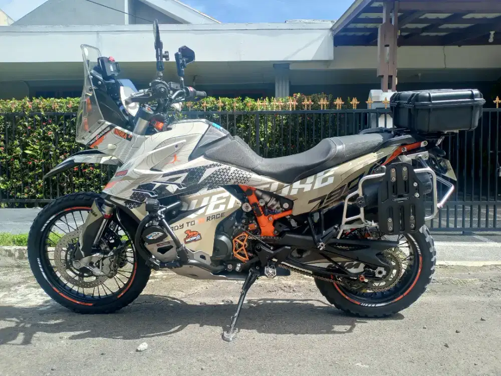 KTM 790 Adventure 2020 plat B FP