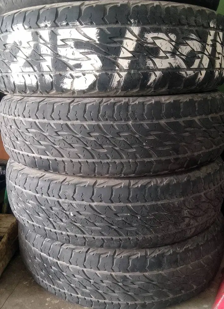 Ban Bekas Copotan Bridgestone 215 70 R16 Innova Reborn Rush Terios