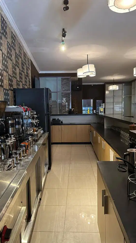 dijual kafe full furnish , ruko tepi jalan tlogoadi jl kebon agung