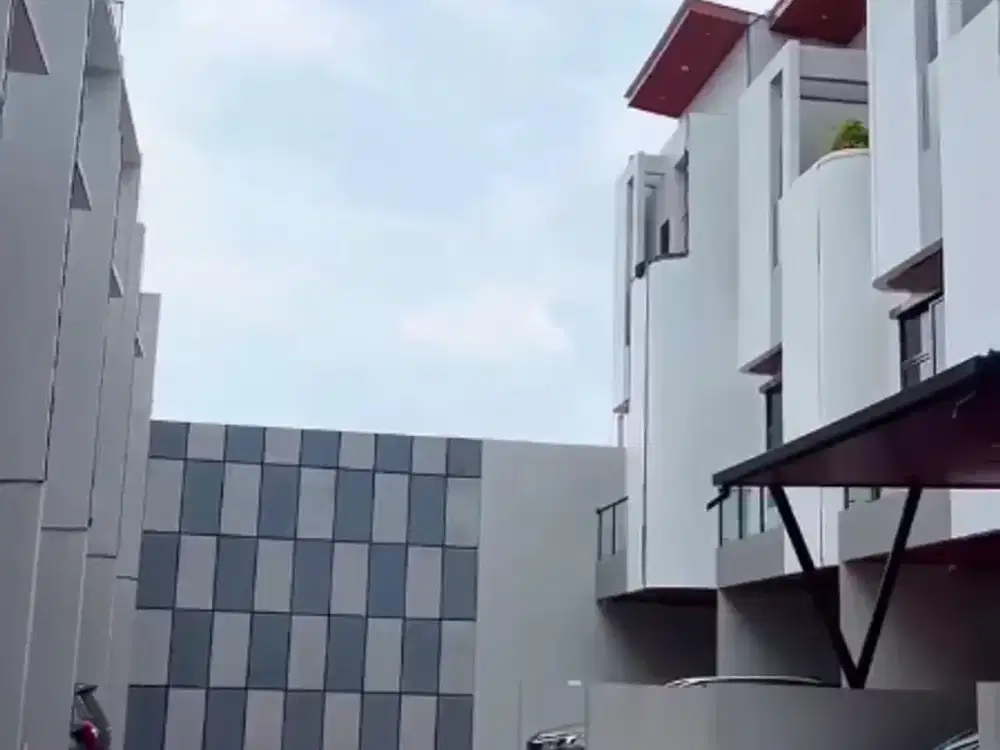 Cluster Townhouse Modern Strategis. Utan Kayu Matraman kota Jakarta