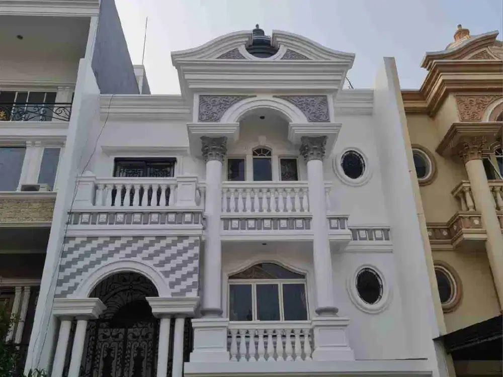 sewa cepat rumah pik1 8x20 semi furnished