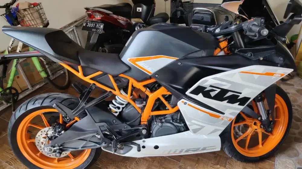 KTM RC 390 low km like new