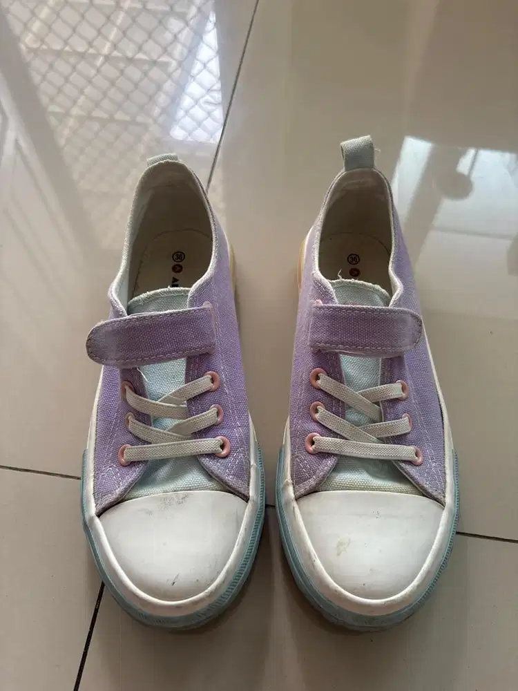 Sepatu anak perempuan airwalk