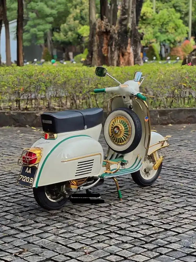 Vespa Grand Lusso GL