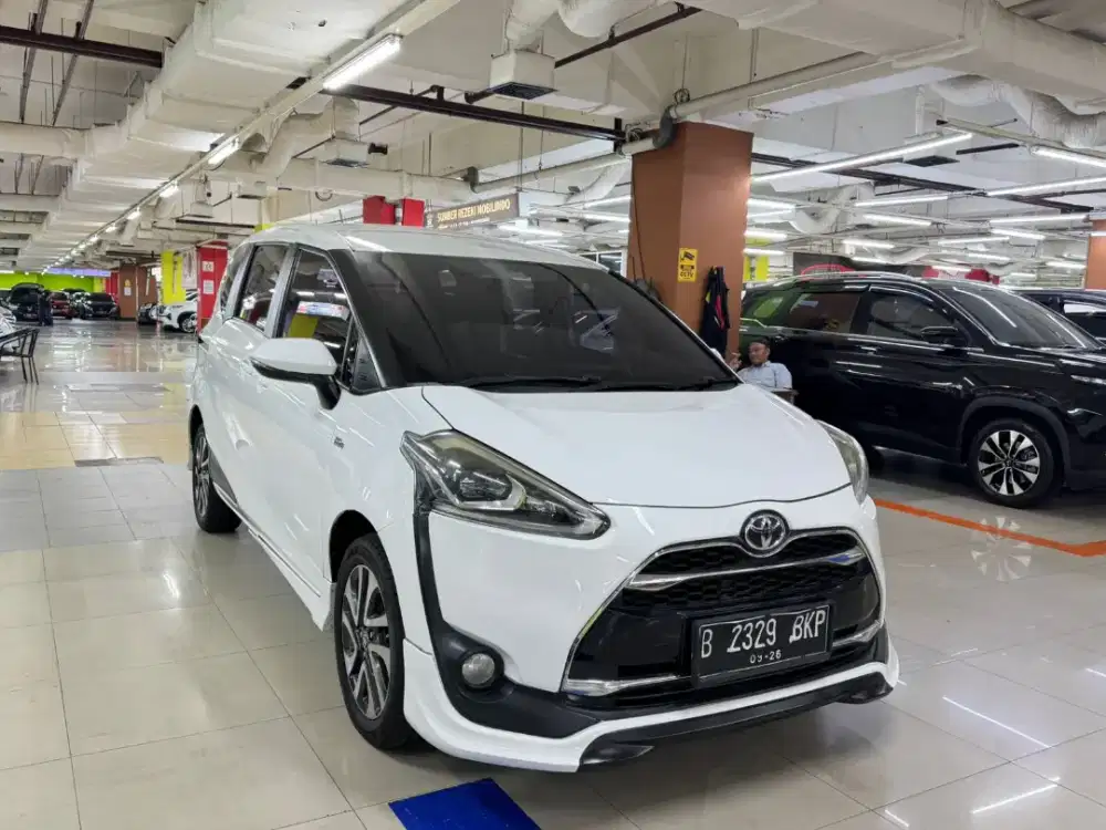 Toyota Sienta Q 2016
