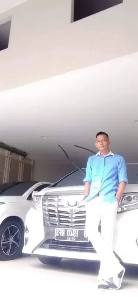 Saya sedang mencari pekerjaan sebagai driver /supir sim saya B1