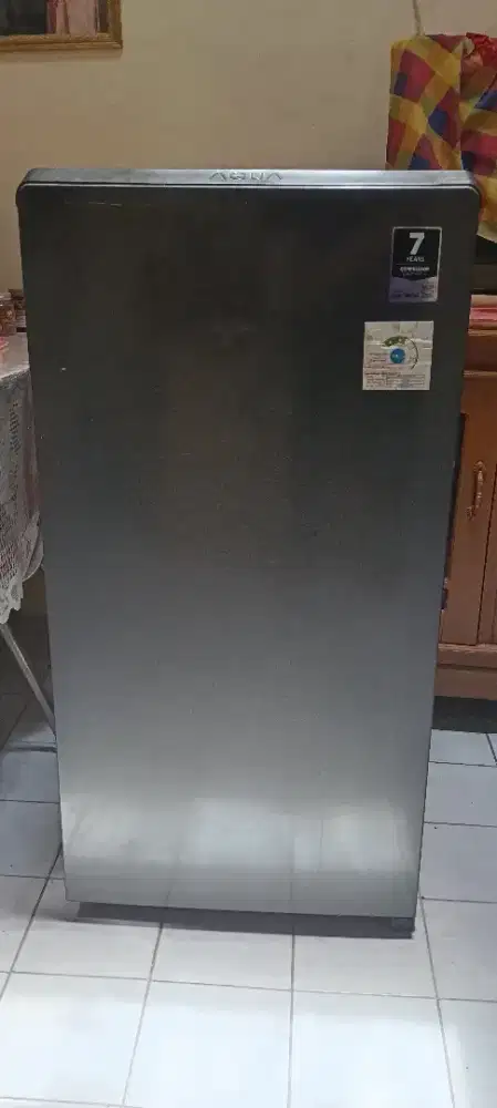 Sale kulkas Aqua 1 pintu bekas garansi toko